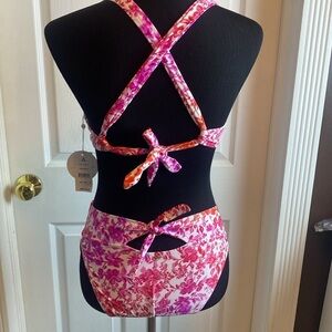 PQ Bikini 2 Pc Swimsuit Azalea-Perla Halter & Azalea Knot Back High Waist M NWT
